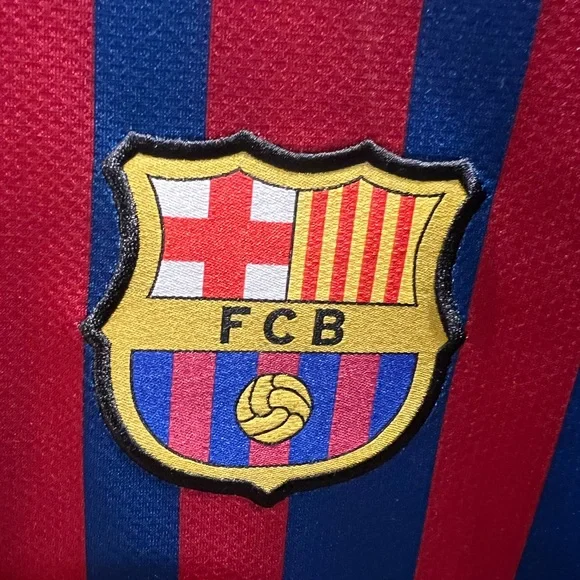 XL Barcelona soccer jersey - Picture 2 of 7
